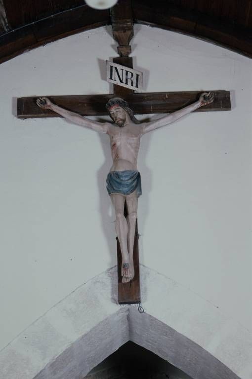 Statue : Christ en croix