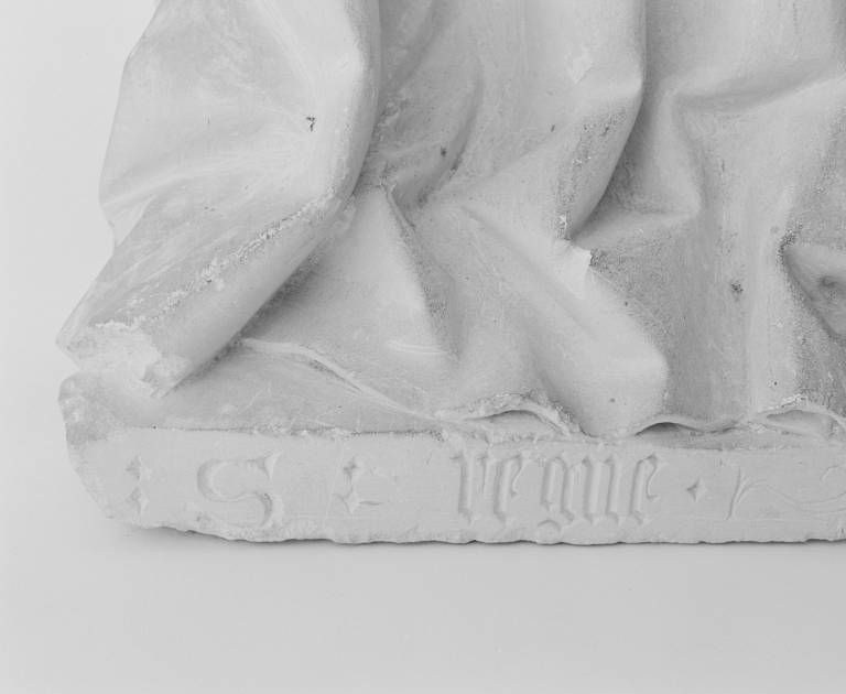 Détail : inscription de la base.