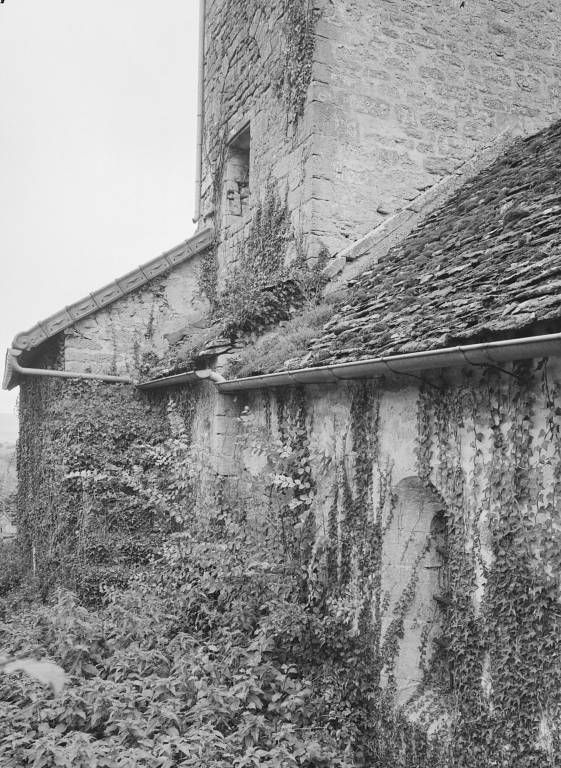 Elévation sud, escalier d'accès au clocher.