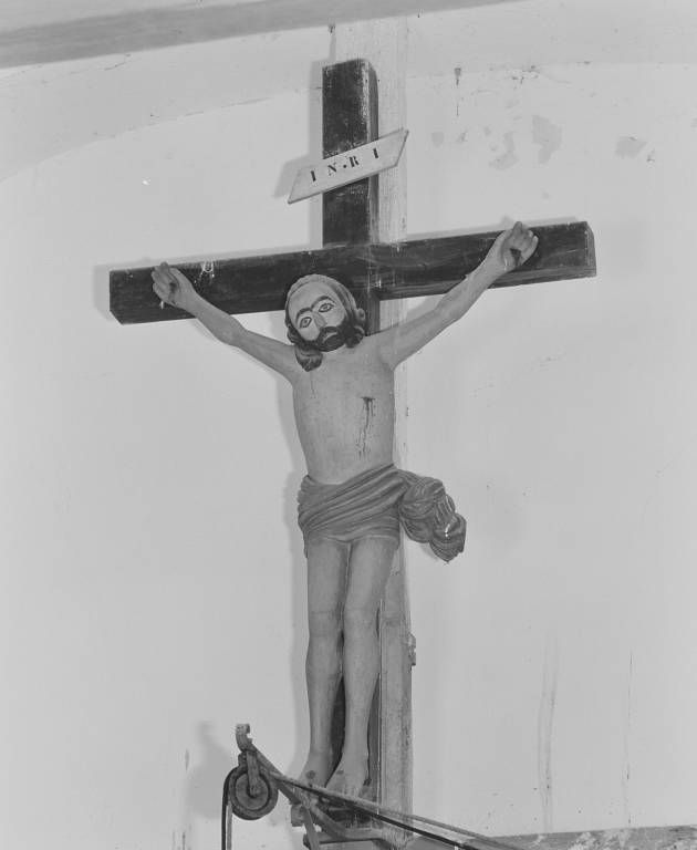 Statue : Christ en croix