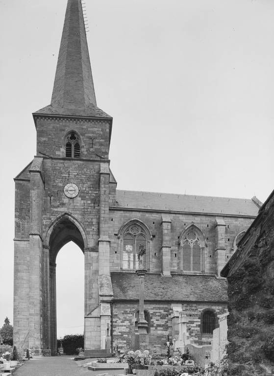 Elévation sud du clocher-porche et de la nef.