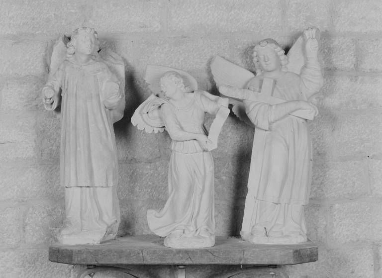 Ensemble de trois statues : anges