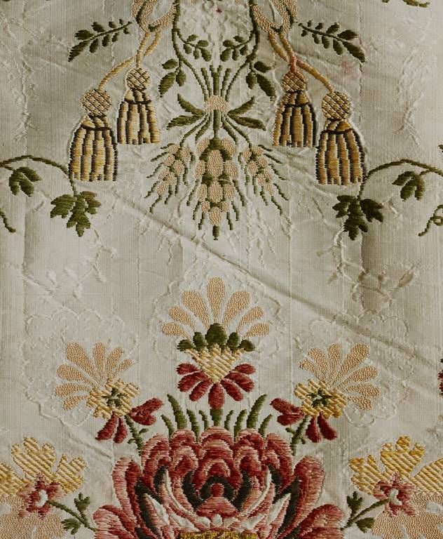 Chasuble : détail du tissu.