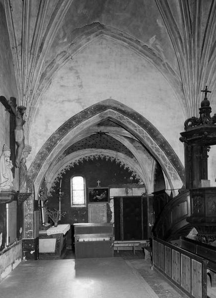 Vue d'ensemble de la chapelle droite.