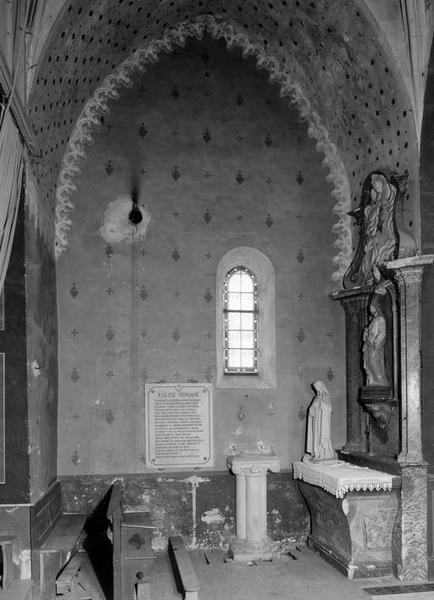 Chapelle à gauche de la travée sous clocher.