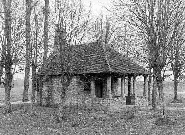 Façade et élévation gauche.