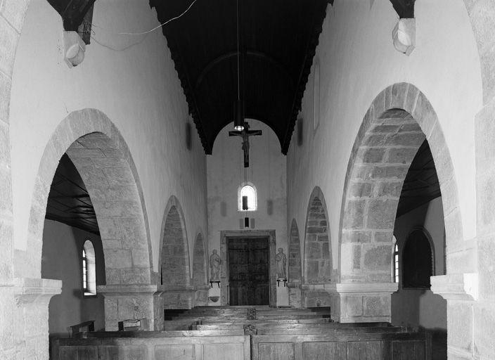 Vue intérieure depuis le transept.