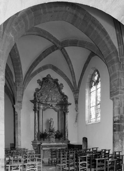 Chapelle du bras droit du transept.