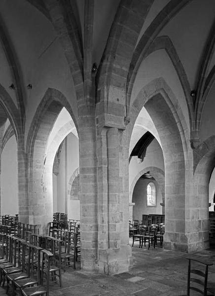 Transept et travée sous clocher.