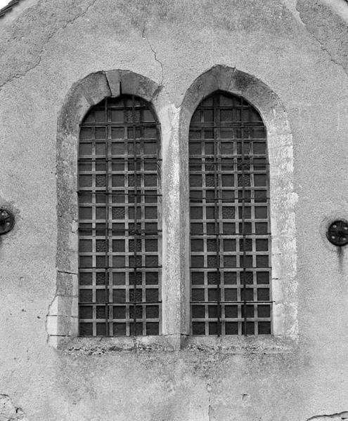 Chevet : détail des fenêtres.