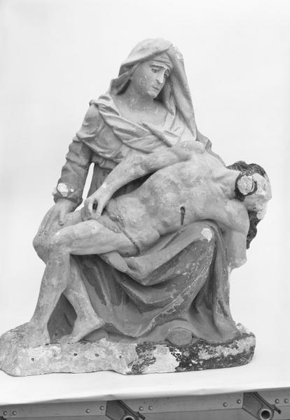 Groupe sculpté : Vierge de Pitié