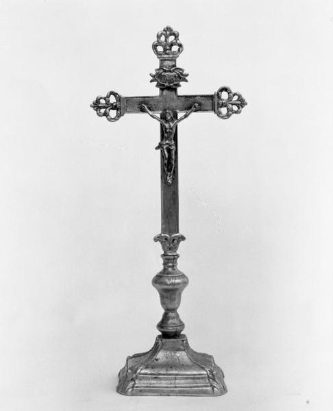 Croix d'autel