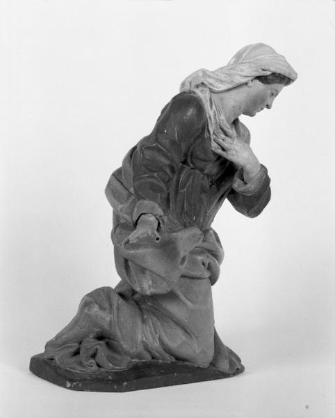 La Vierge, profil droit