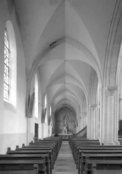 Collatéral gauche, vue prise depuis l'entrée