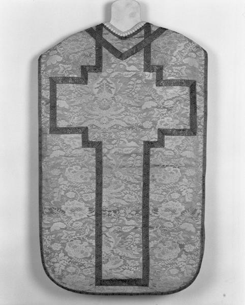 Chasuble (ornement rose, ornement)