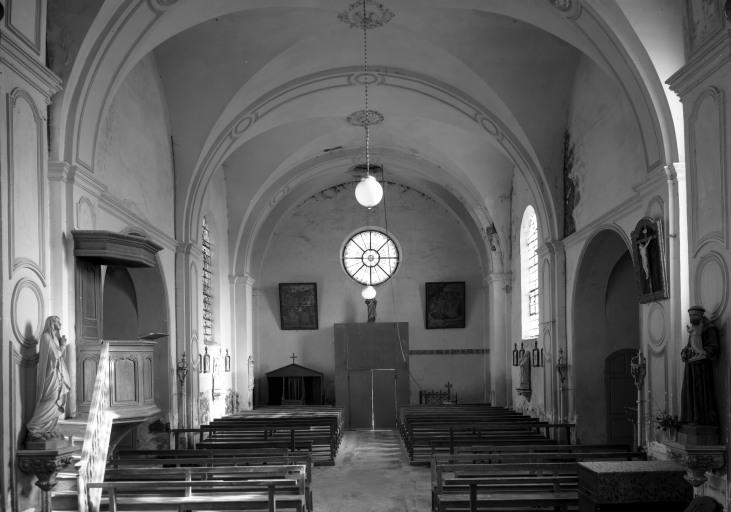 Vue intérieure prise du choeur