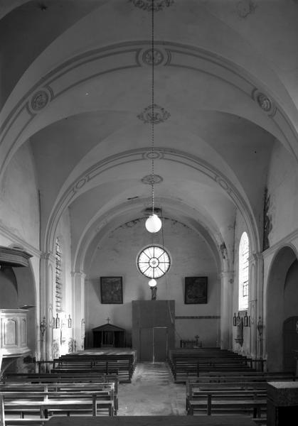 Vue intérieure prise du choeur