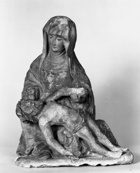 Groupe sculpté : Vierge de Pitié