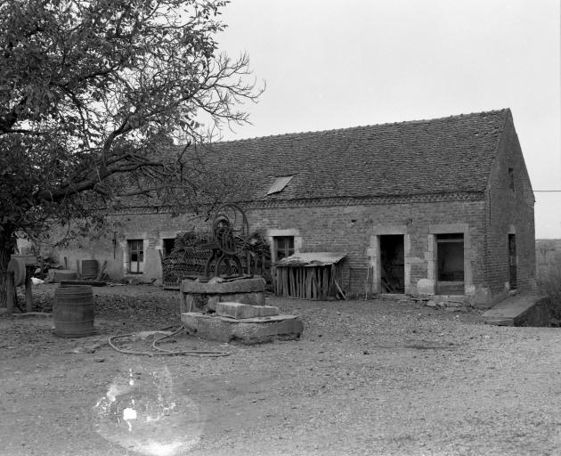 Vue d'ensemble prise de l'ouest.