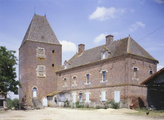 Donjon et bâtiment d'habitation, façades antérieures.