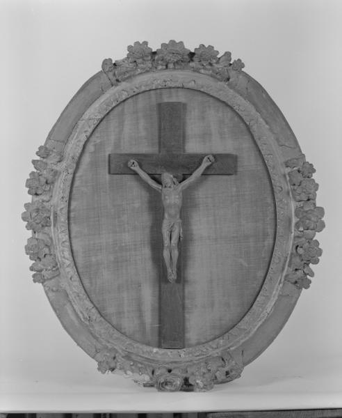 Croix encadrée (crucifix encadré)