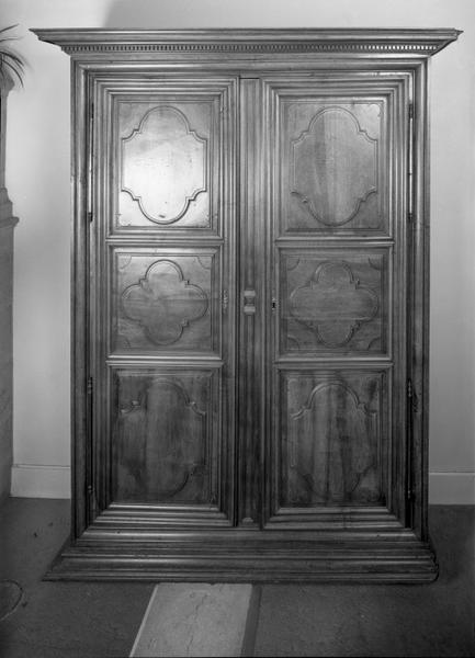 Armoire du repos de l'escalier