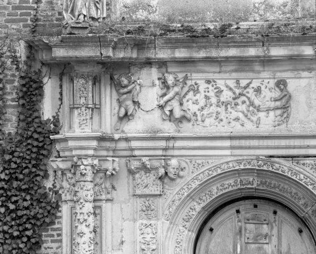 Détail du décor.
