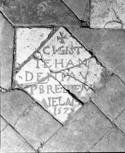 plaque funéraire de Jean Deniau prêtre