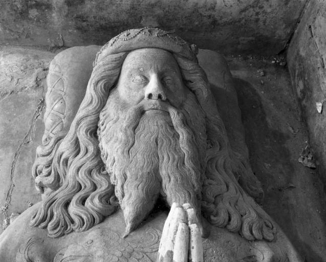 Tombeau de Jean II de Vienne dit la longue barbe (gisant)