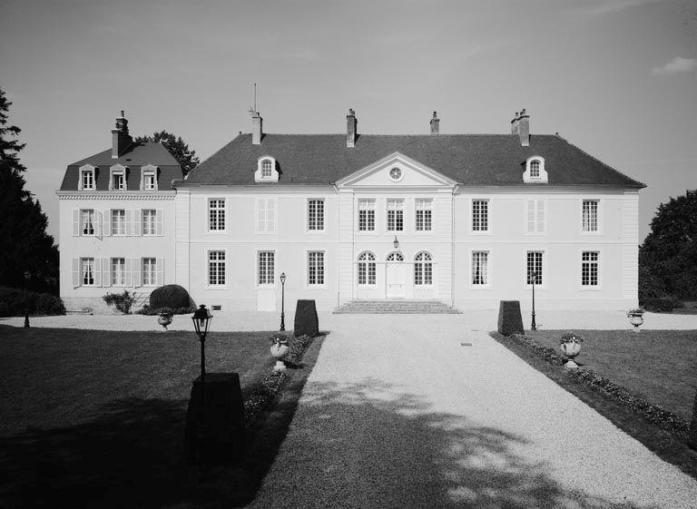 Façade sur parc.