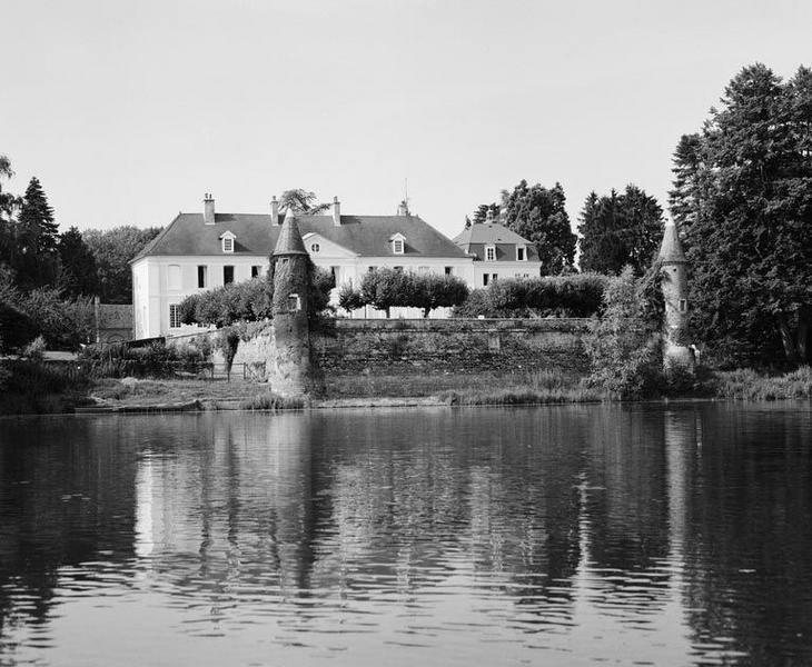 Vue d'ensemble depuis la rive gauche de la Saône.