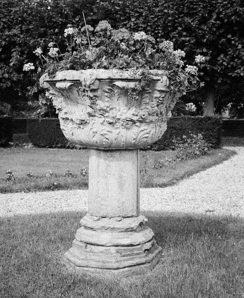 Mobilier de jardin (vasque)