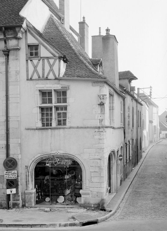 Maison angle rue de Lorraine / rue Rousseau-Deslandes