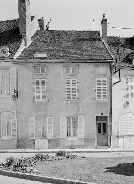 Maison 08 place Marey