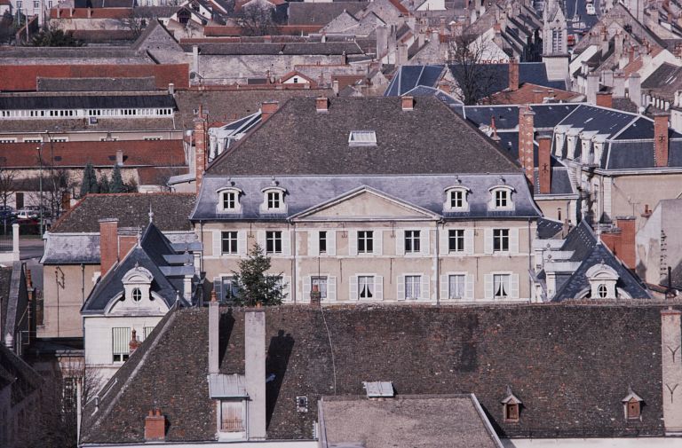 Vue d'ensemble prise du clocher de la Collégiale Notre-Dame.