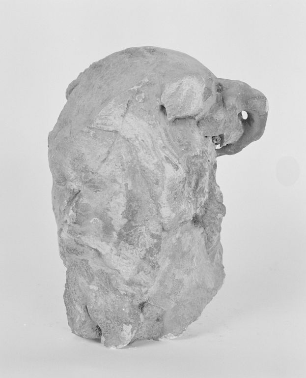 Fragment de statue : tête de Christ, trois-quarts gauche (INV. 44.2099)