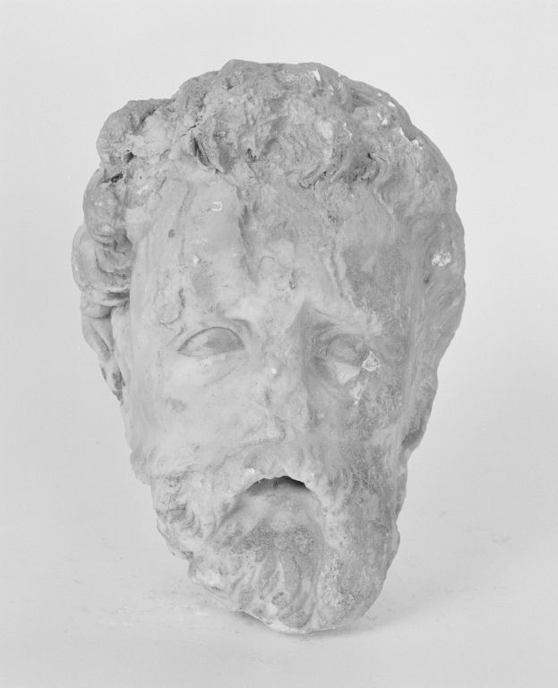 Fragment de statue gallo-romaine : tête d'homme (INV. 44.2047), face