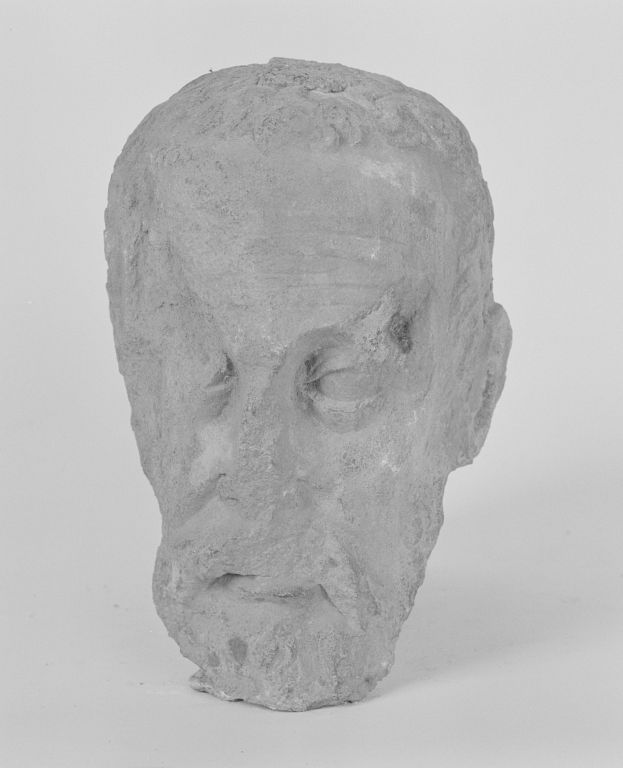 Fragment de statue : tête d'homme (INV. 44.2163), face