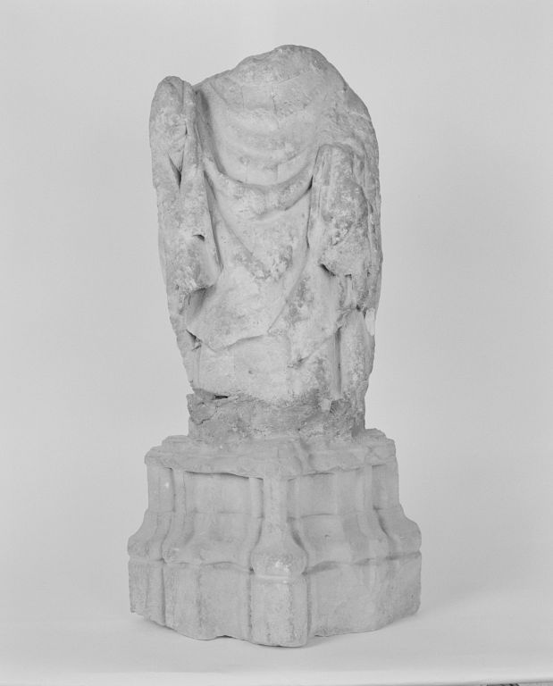 Statue : saint évêque (INV. 44.2088), face