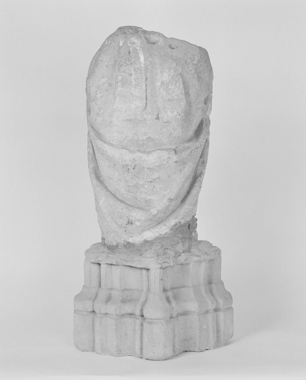 Statue : saint évêque (INV. 44.2088), revers