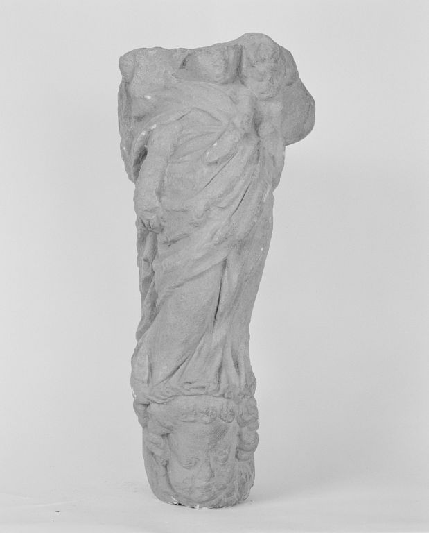 Vue côté Vierge à l'Enfant