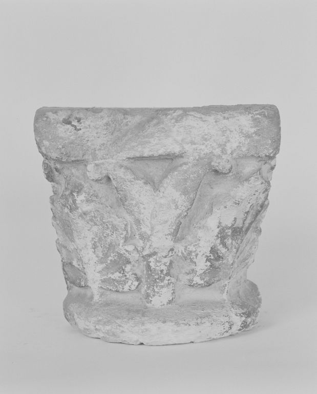Chapiteau (INV. 44.2108)