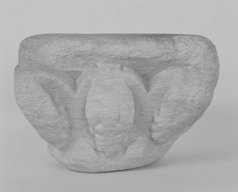 Chapiteau (INV. 44.2110)