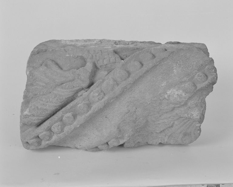 Fragment sculpté (INV. 44.2054)