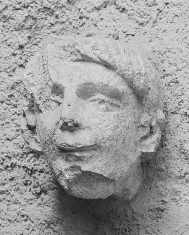 Culot : tête d'homme (INV. 44.2120)