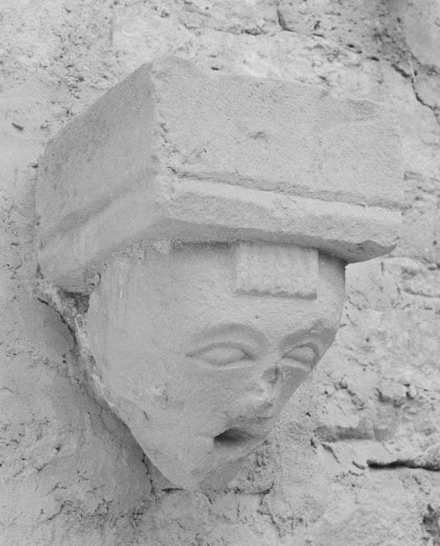 Culot : tête d'homme (INV. 44.2116)