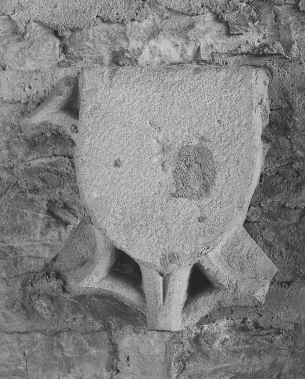 Clef de voûte avec écu (INV. 44.2161)