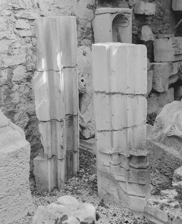 Eléments d'architecture (INV. 44.2155 et 44.2156)