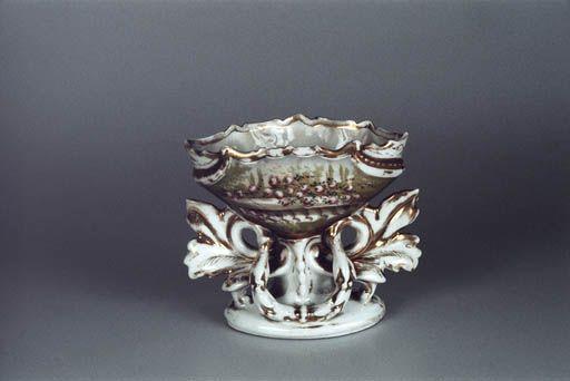 Petit vase type jardinière.