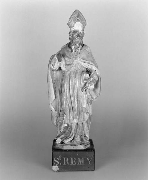 Statuette : saint Rémy (2)